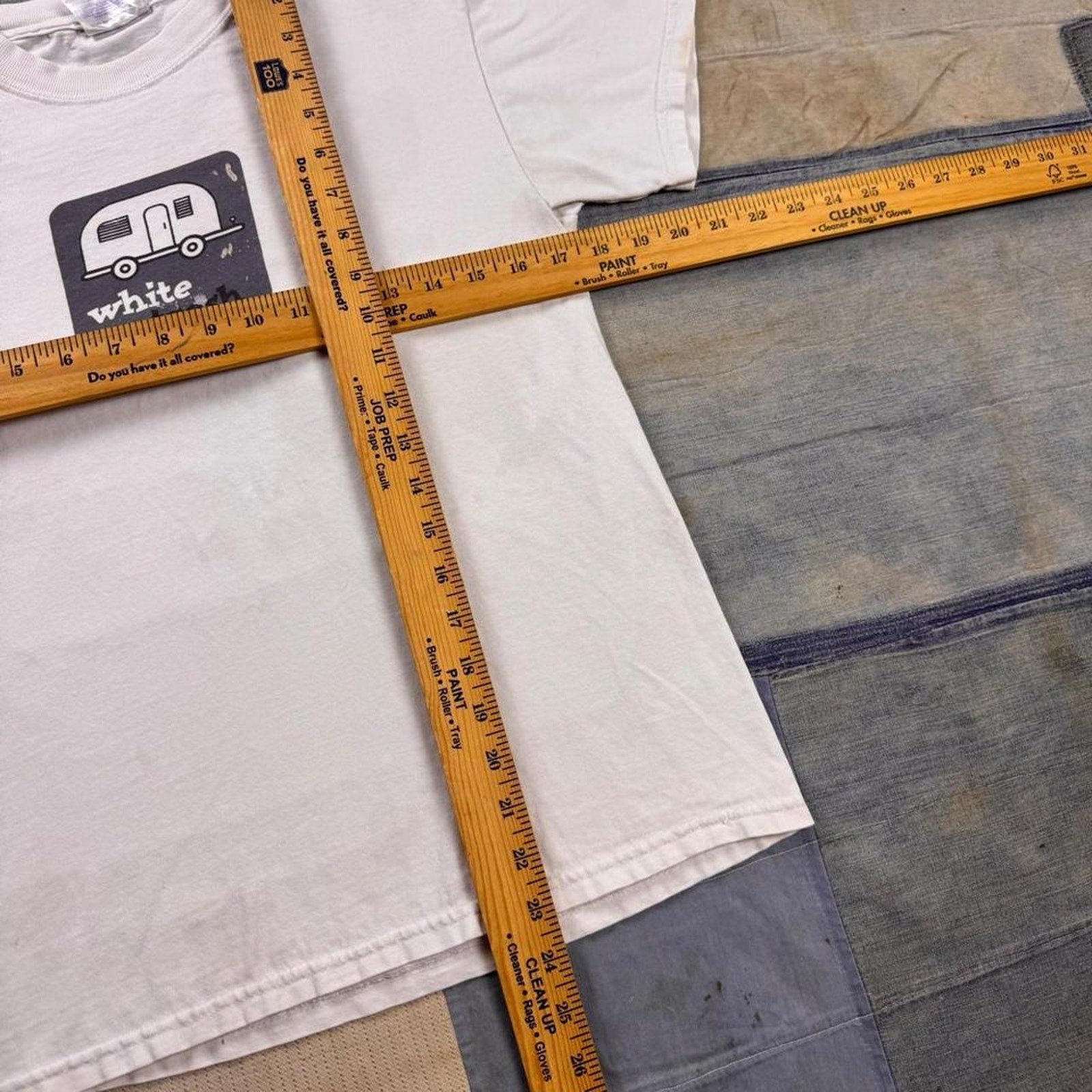 2000s White Trash Camper Graphic Tee | Small
