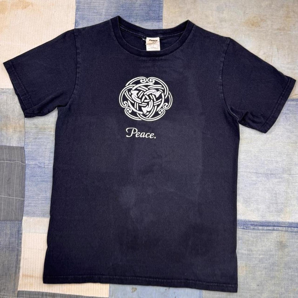 2000s Peace Frogs Celtic Knot Peace Graphic Tee | Small