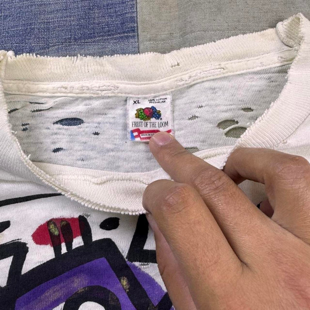 Vintage 90s abstract art graphic tee