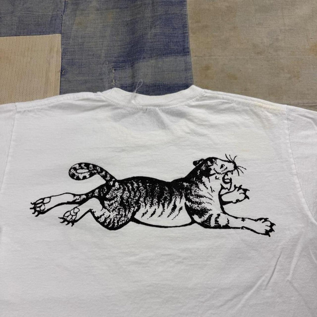 1990s Leaping Tiger Crest Graphic Tee | Medium