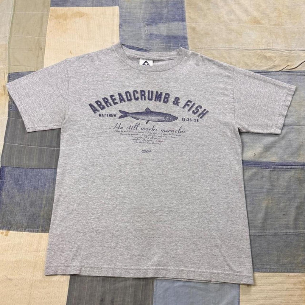 2000 Kerusso “A Breadcrumb & Fish” Christian Graphic Tee | Medium