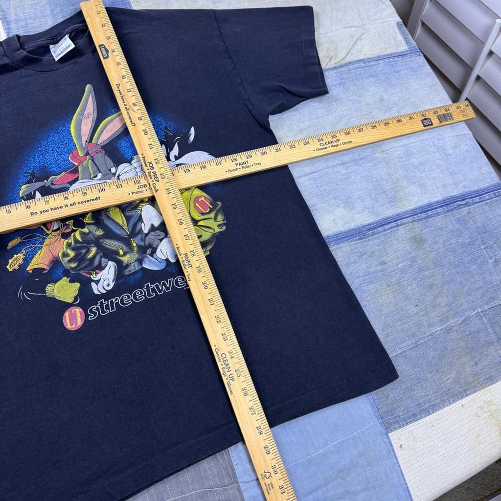 1990s Looney Tunes LT Streetwear Bugs Bunny Graphic Tee | Large