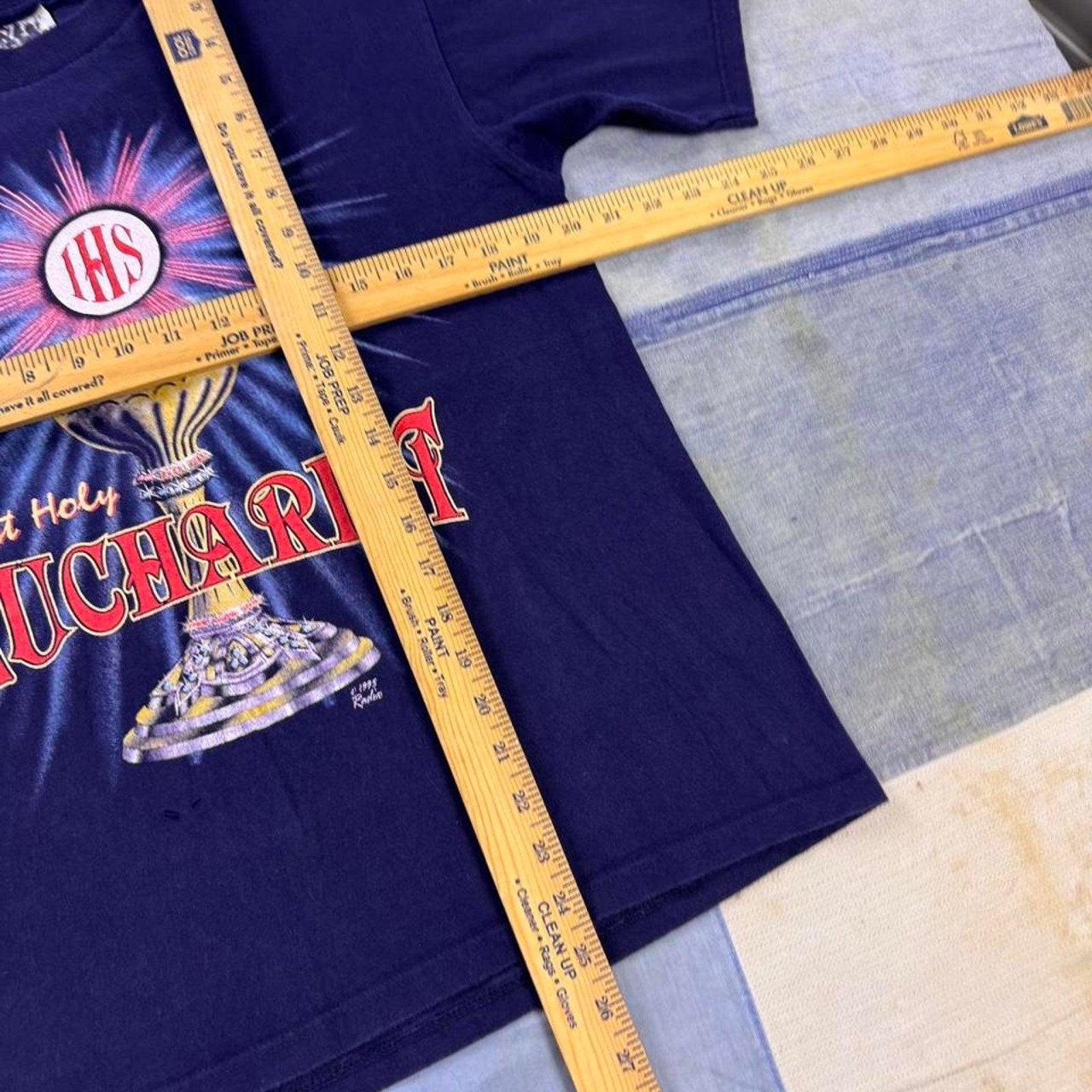 1995 Eucharist Catholic Church Graphic Tee | XL