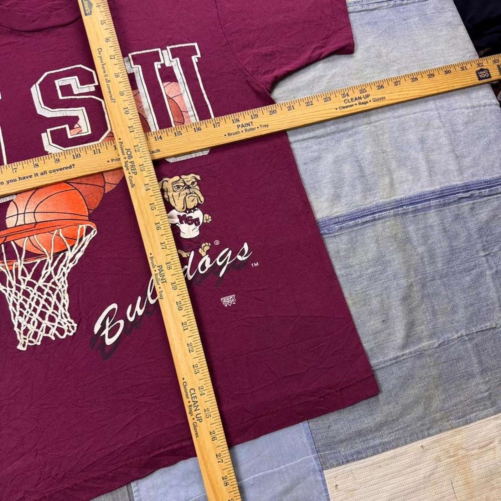 1990s Mississippi State Bulldogs Basketball Graphic Tee | Large