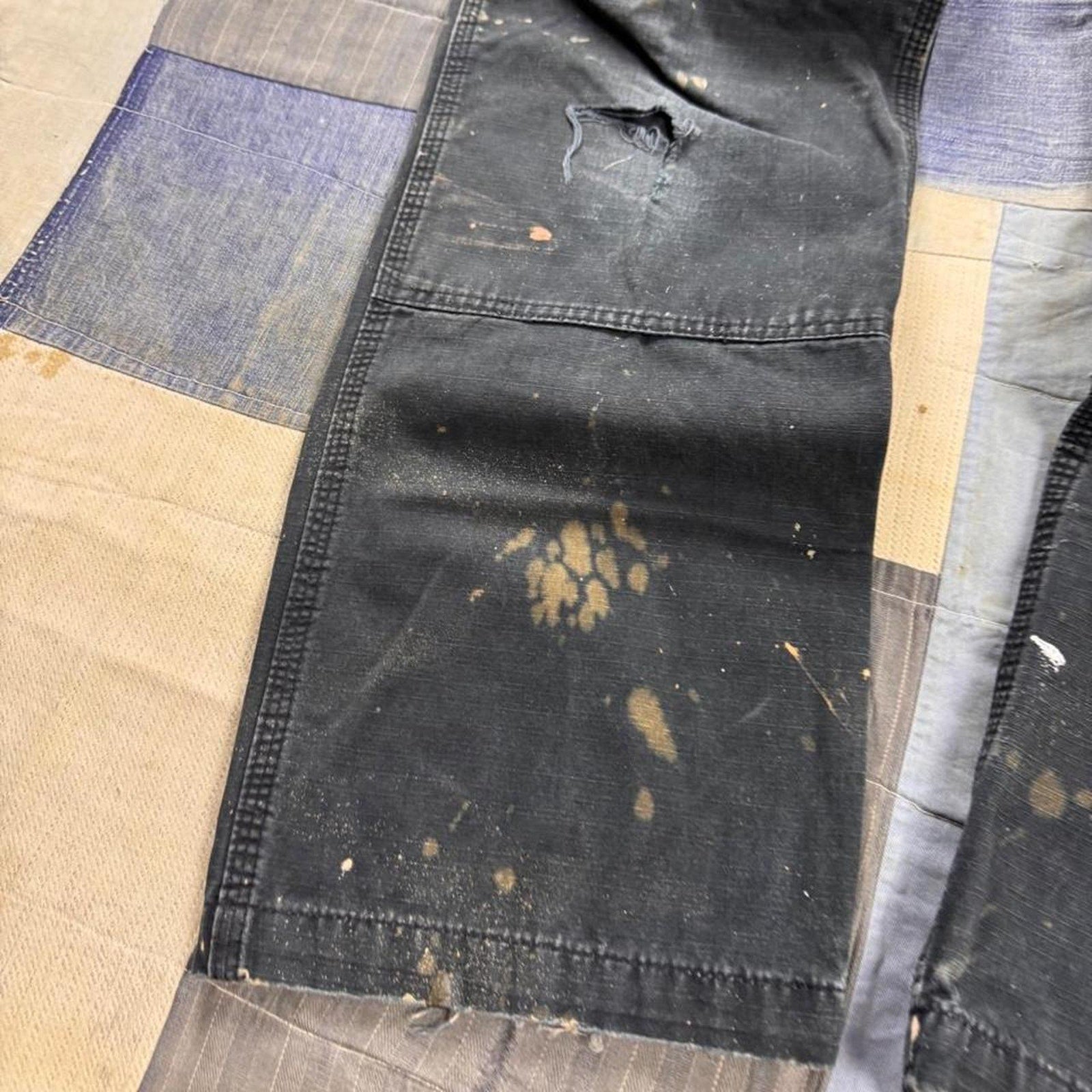 2000s Carhartt Black Ripstop Cargo Work Pants Distressed Paint Splatter | 30x30