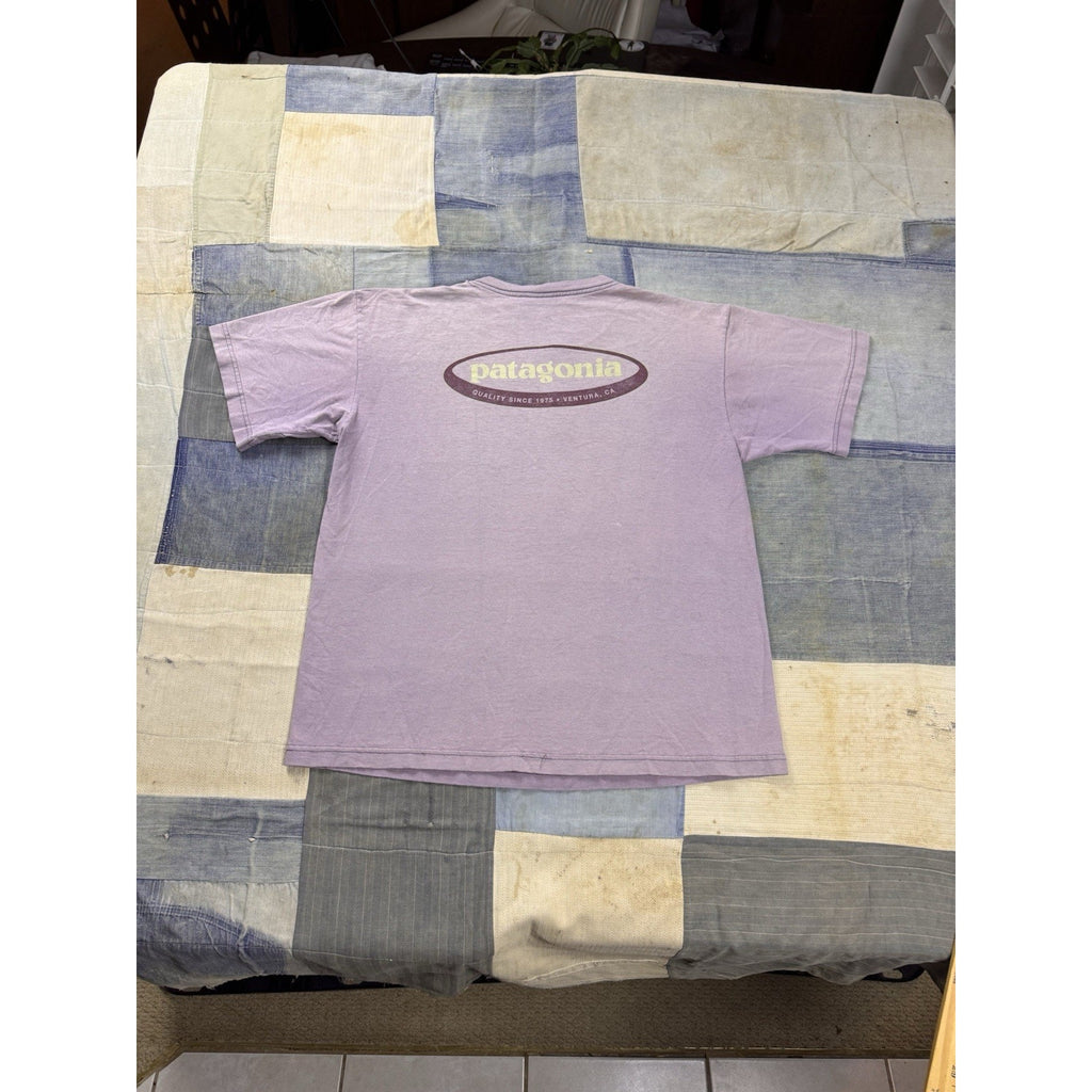 Patagonia Organic Cotton T Shirt Medium USA Vintage Logo Graphic Ventura Pink