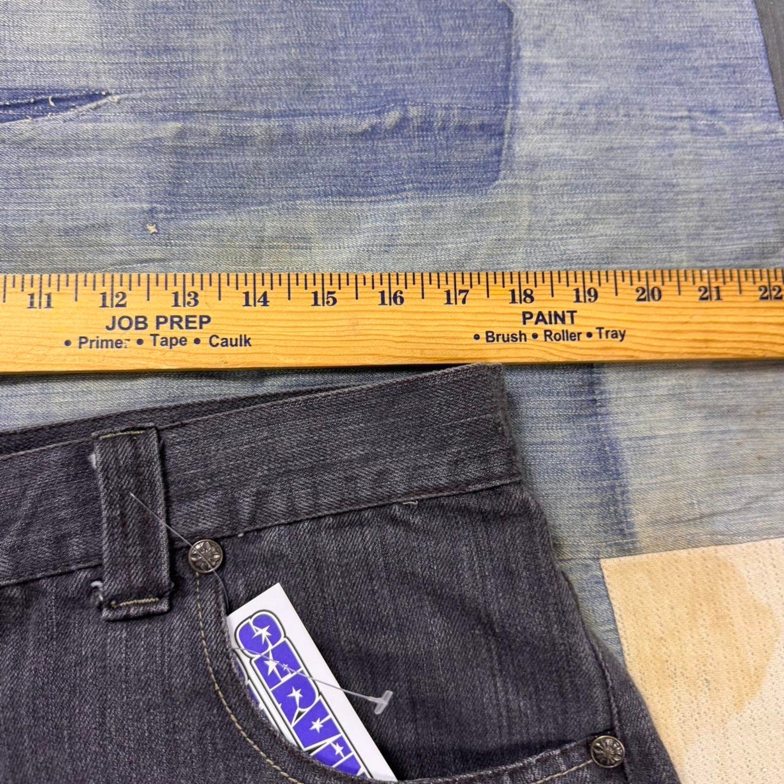 2000s embroidered jeans with lion design | 36x31