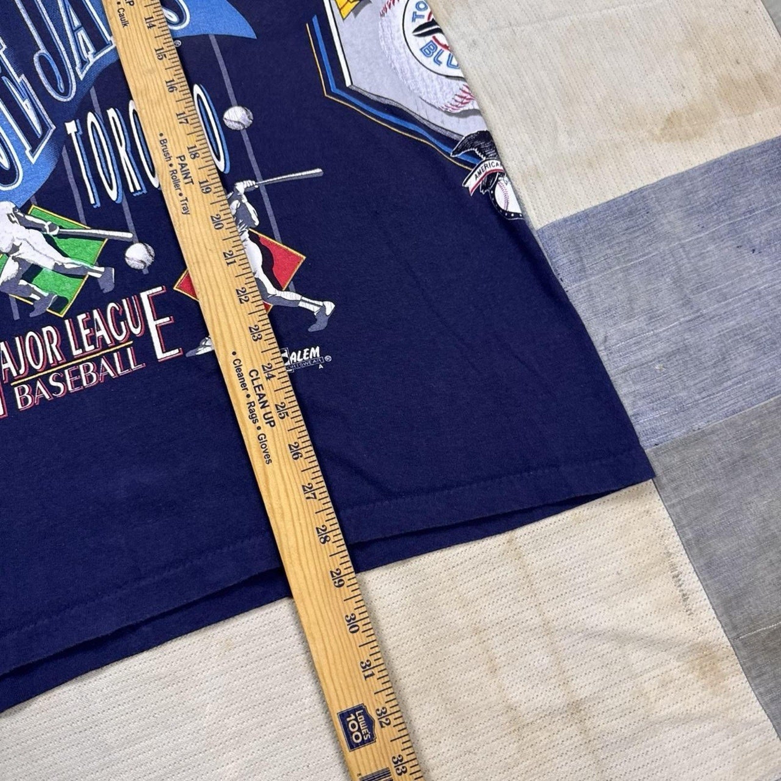 Vintage Salem Toronto Blue Jays Around The World MLB T Shirt USA XL 90s