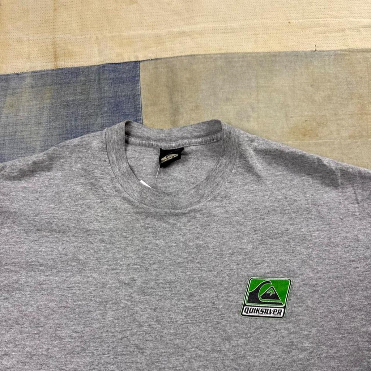 1990s Quiksilver Classic Logo Surf Tee | Large