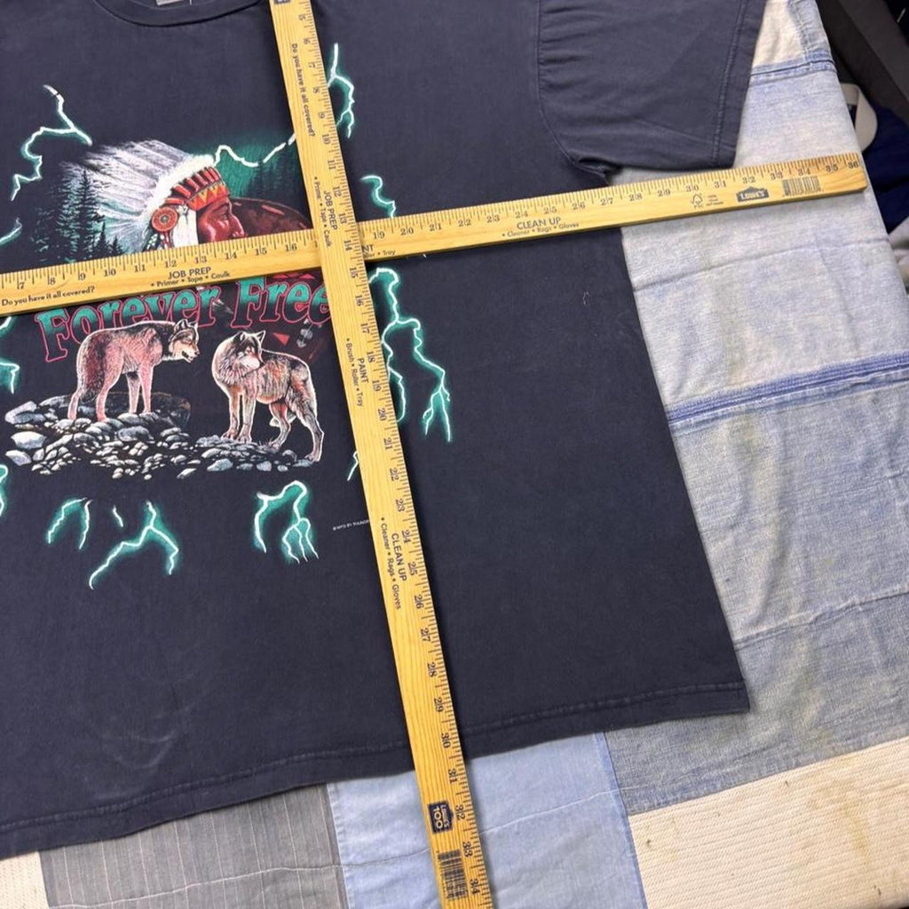 1990s USA Thunder “Forever Free” Native American Wolves Tee | XL