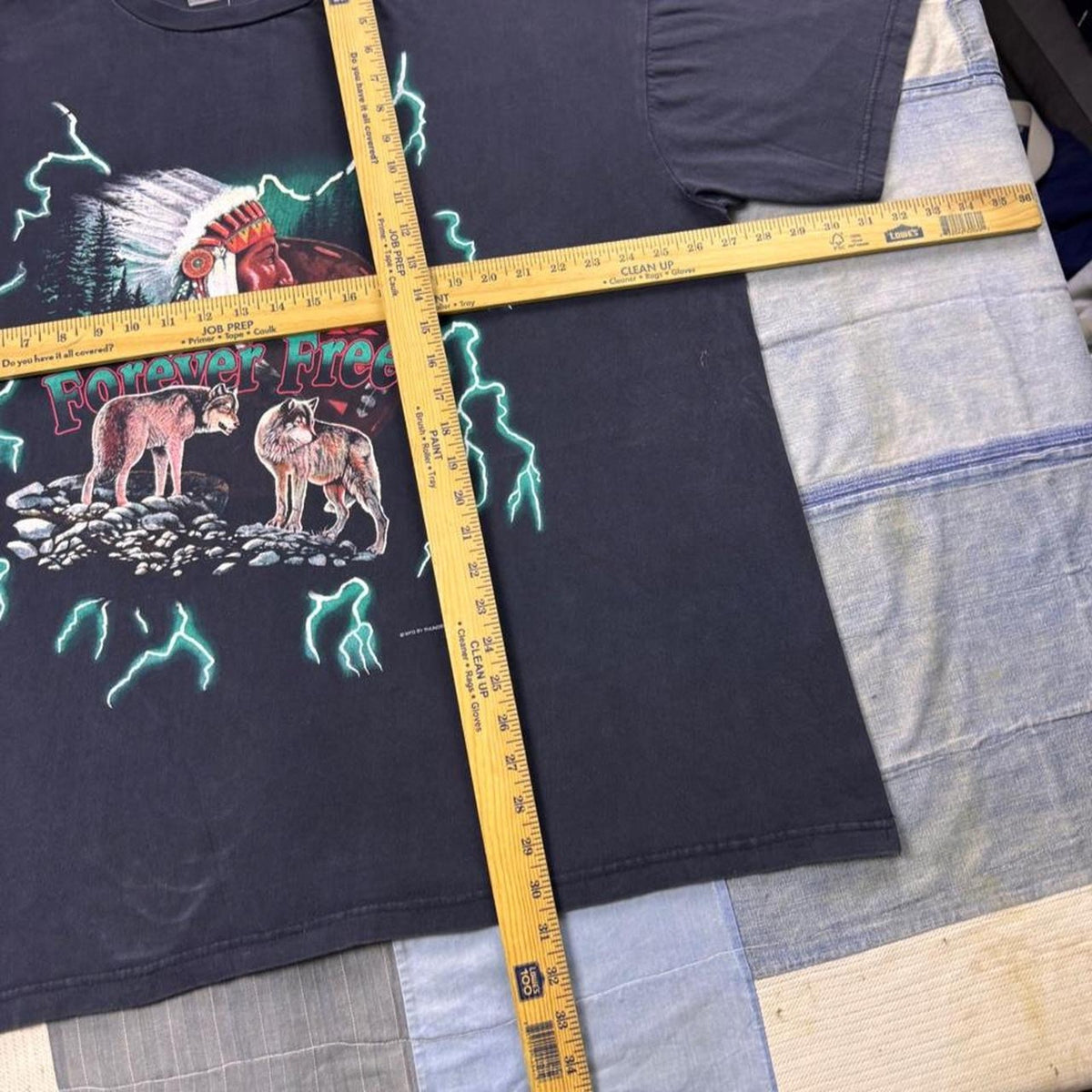 1990s USA Thunder “Forever Free” Native American Wolves Tee | XL