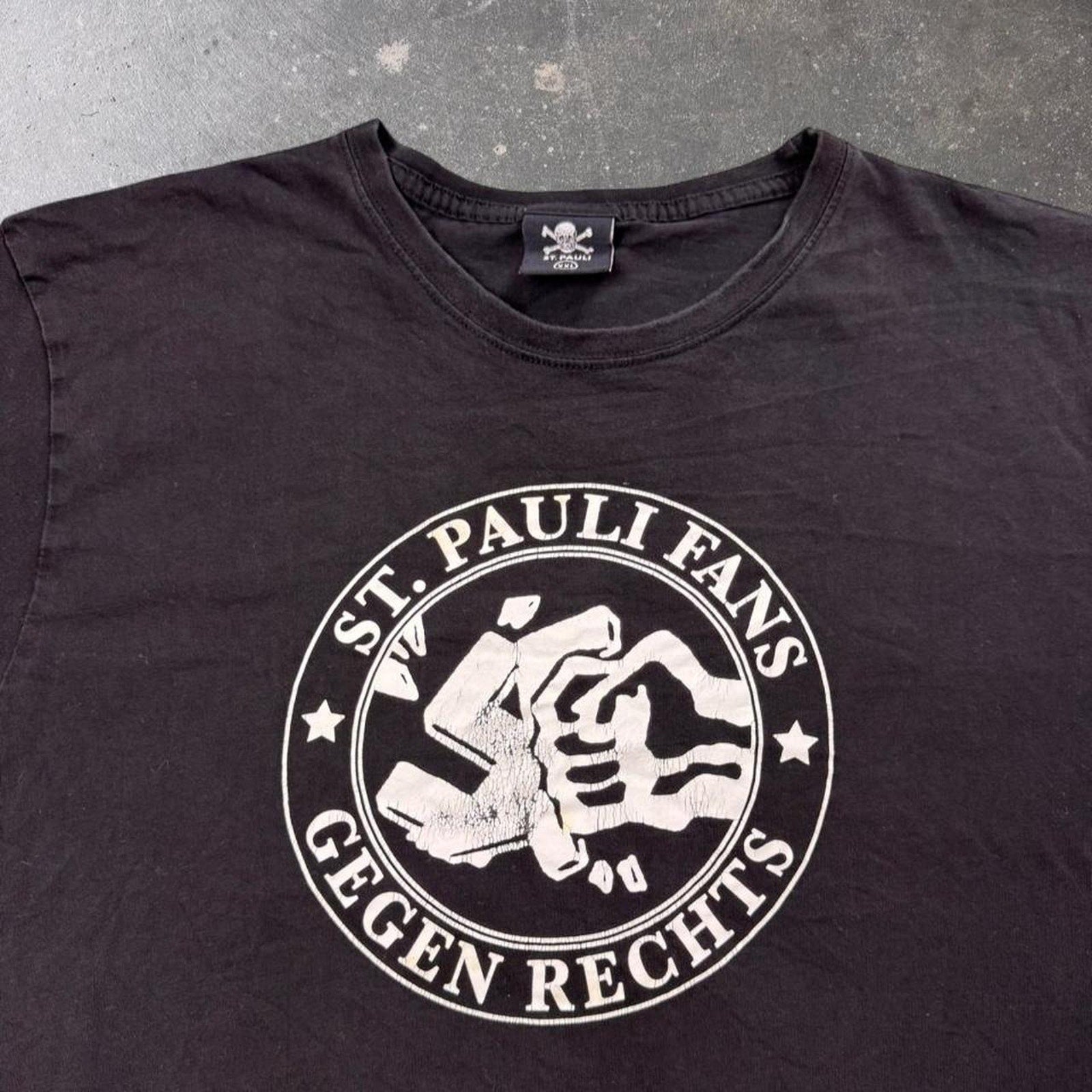 St. Pauli Fans Gegen Rechts Double-Sided Punk Soccer Tee | XXL