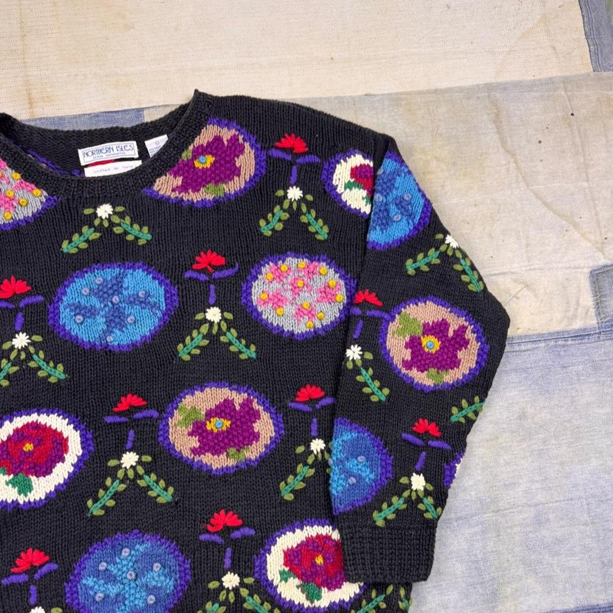 1990s Northern Isles Hand Knit Floral Sweater | L