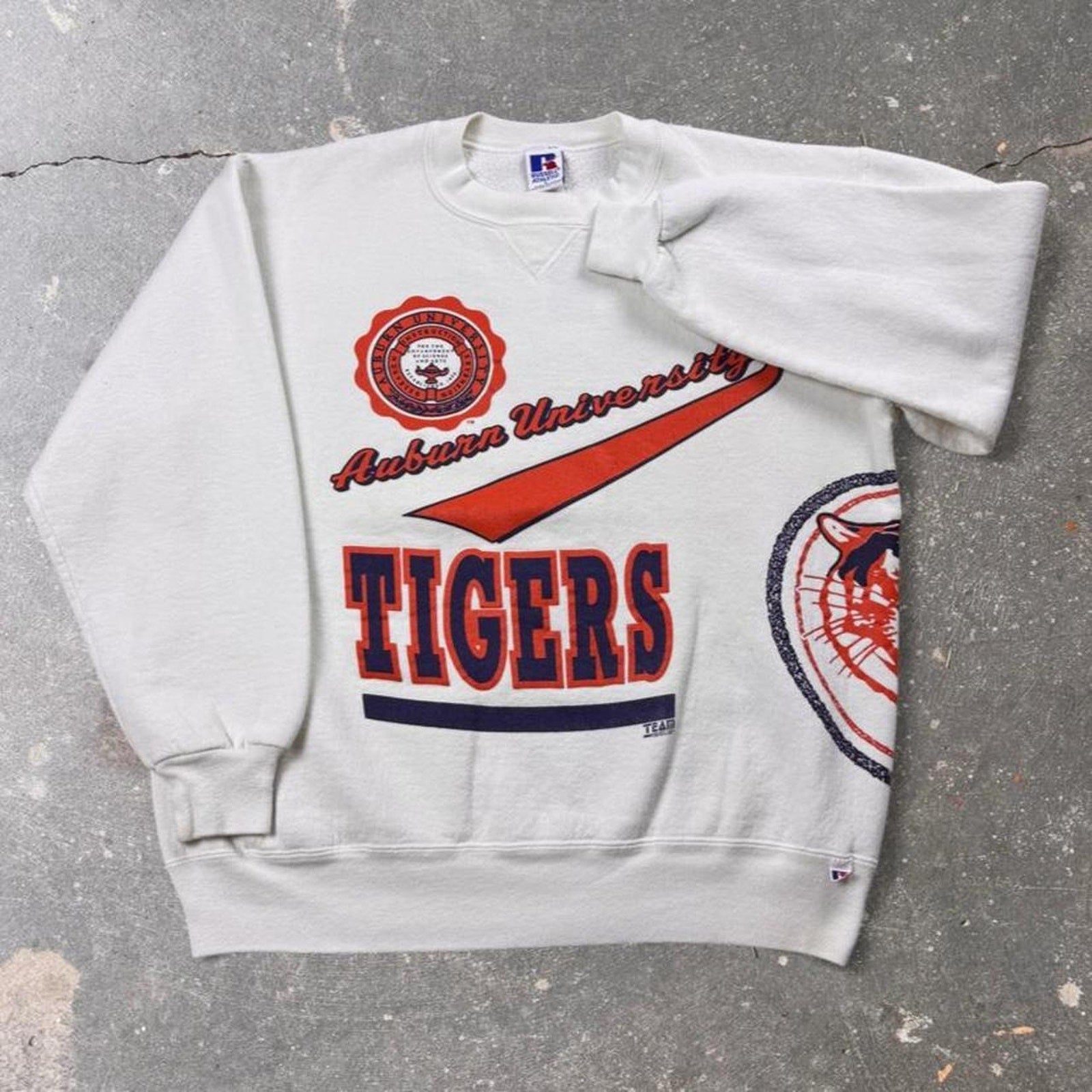 1990s Auburn University Tigers Wraparound Graphic Crewneck Sweatshirt | Large