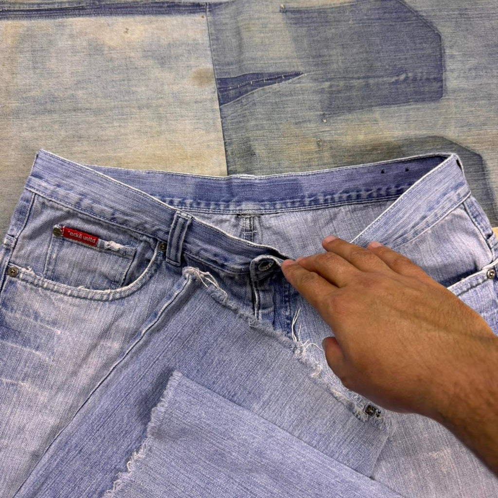 2000s Ecko Unltd light wash baggy jeans | 37 x 28