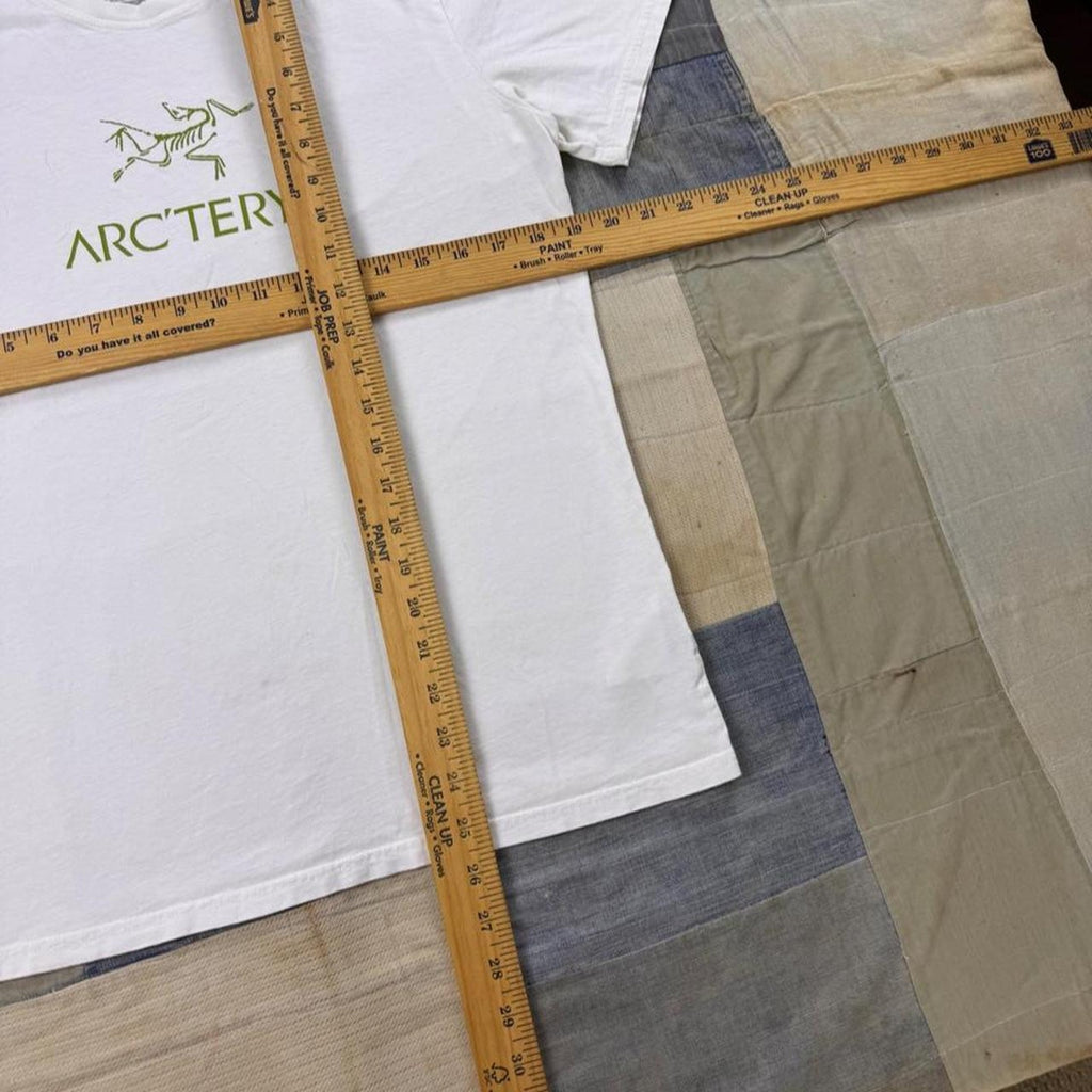 Arc’teryx Logo Graphic Tee | Medium