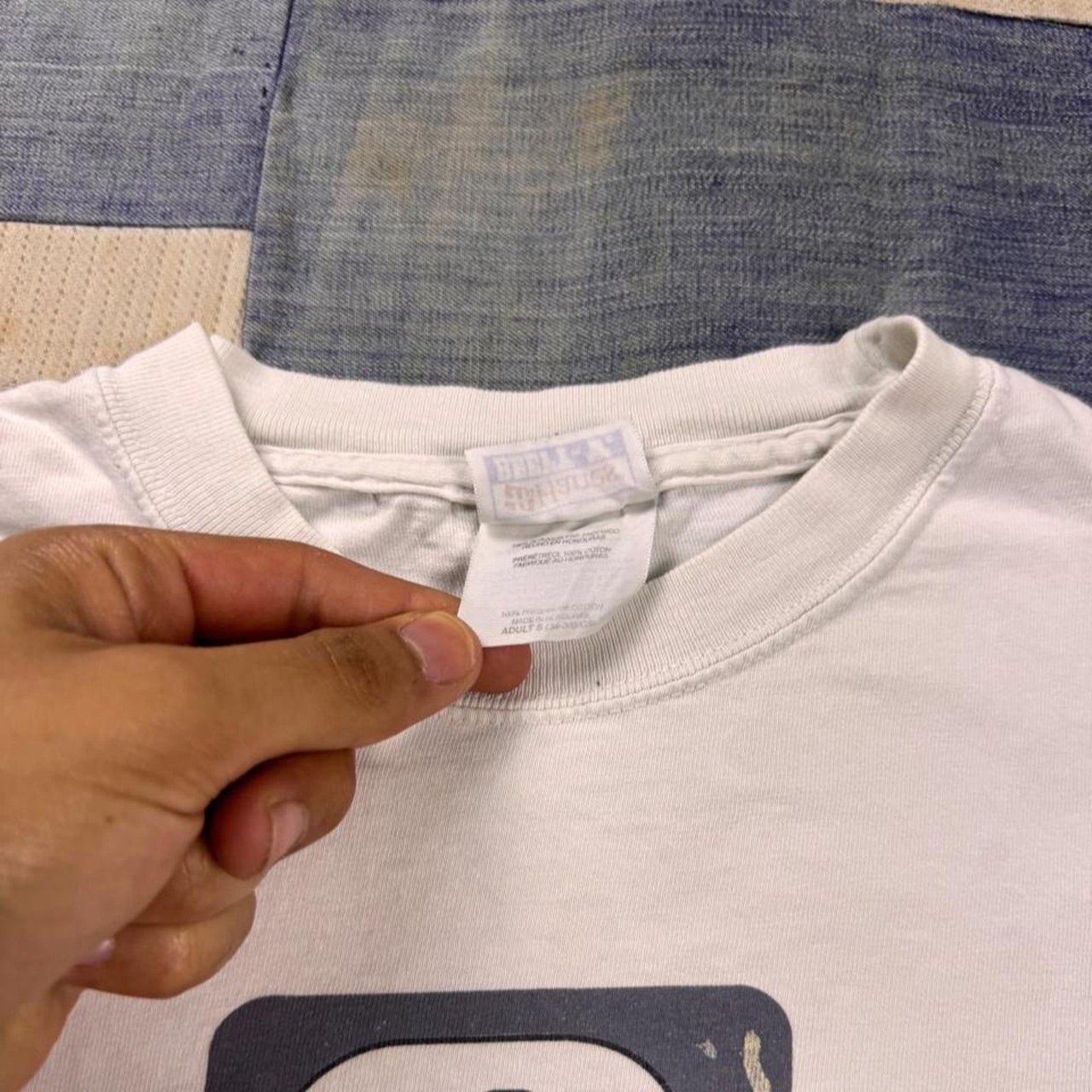 2000s White Trash Camper Graphic Tee | Small