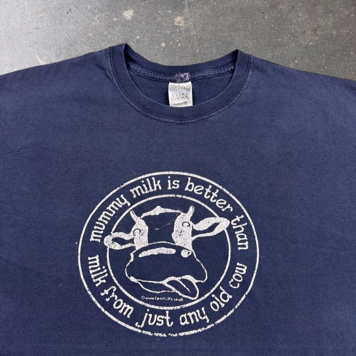 2000s Lactivist Mummy Milk Cow Graphic Tee | Large