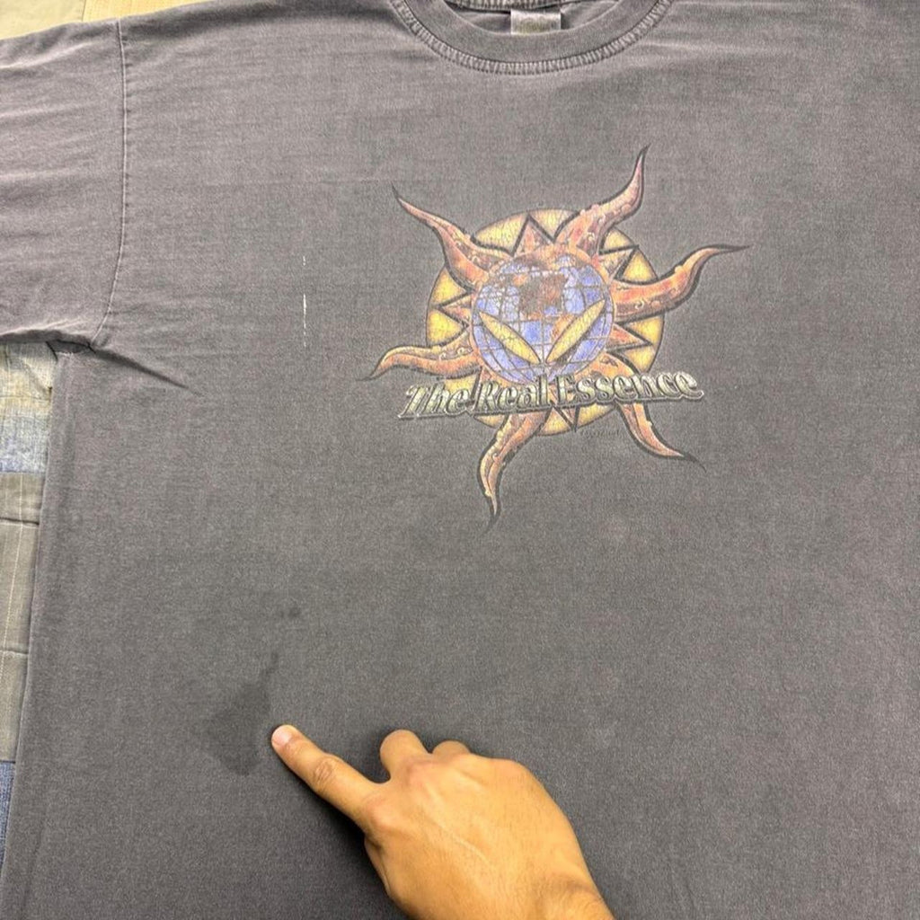2000s The Real Essence Sun Globe Graphic Tee | XL