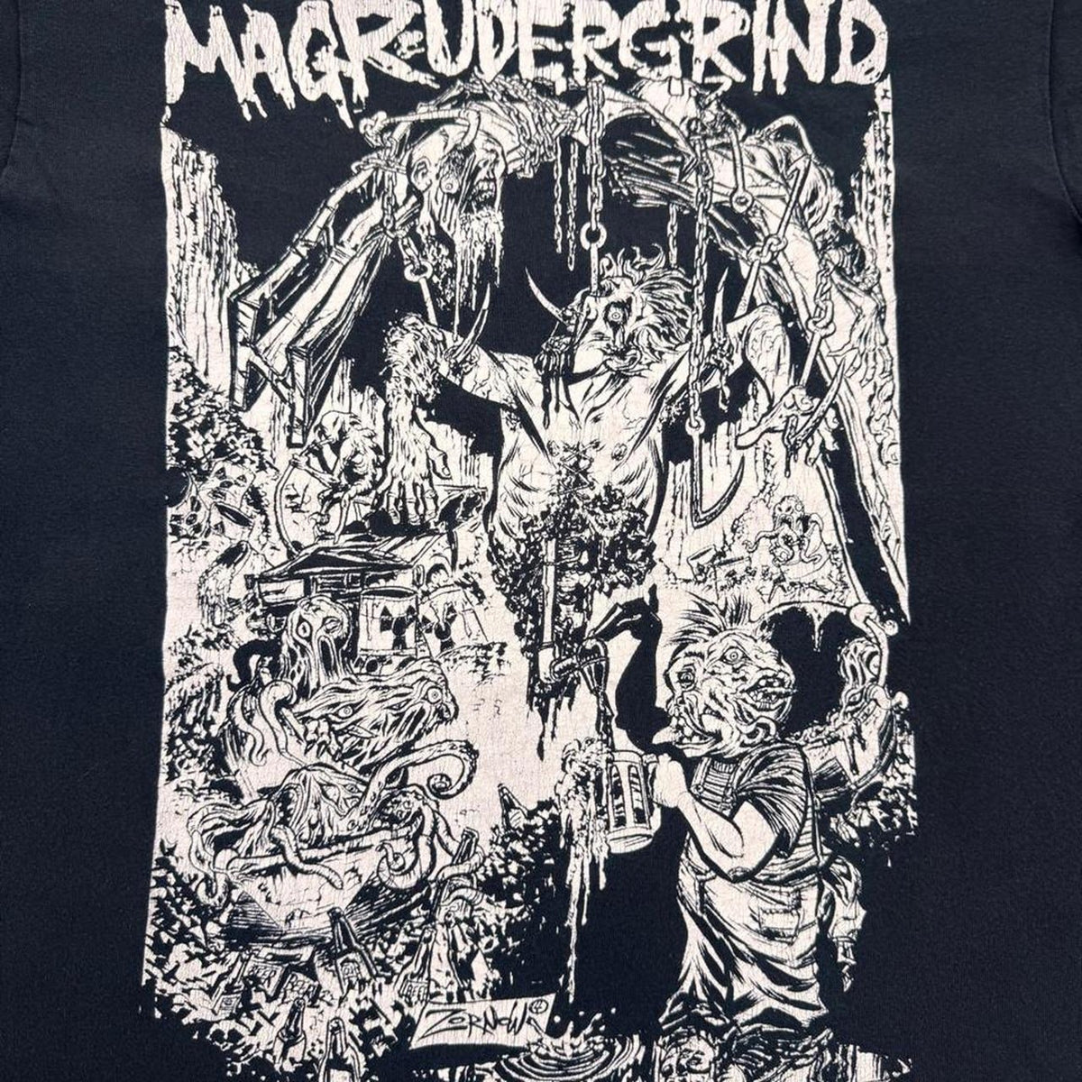 2000s Macabre Underground Horror Graphic Tee | Medium