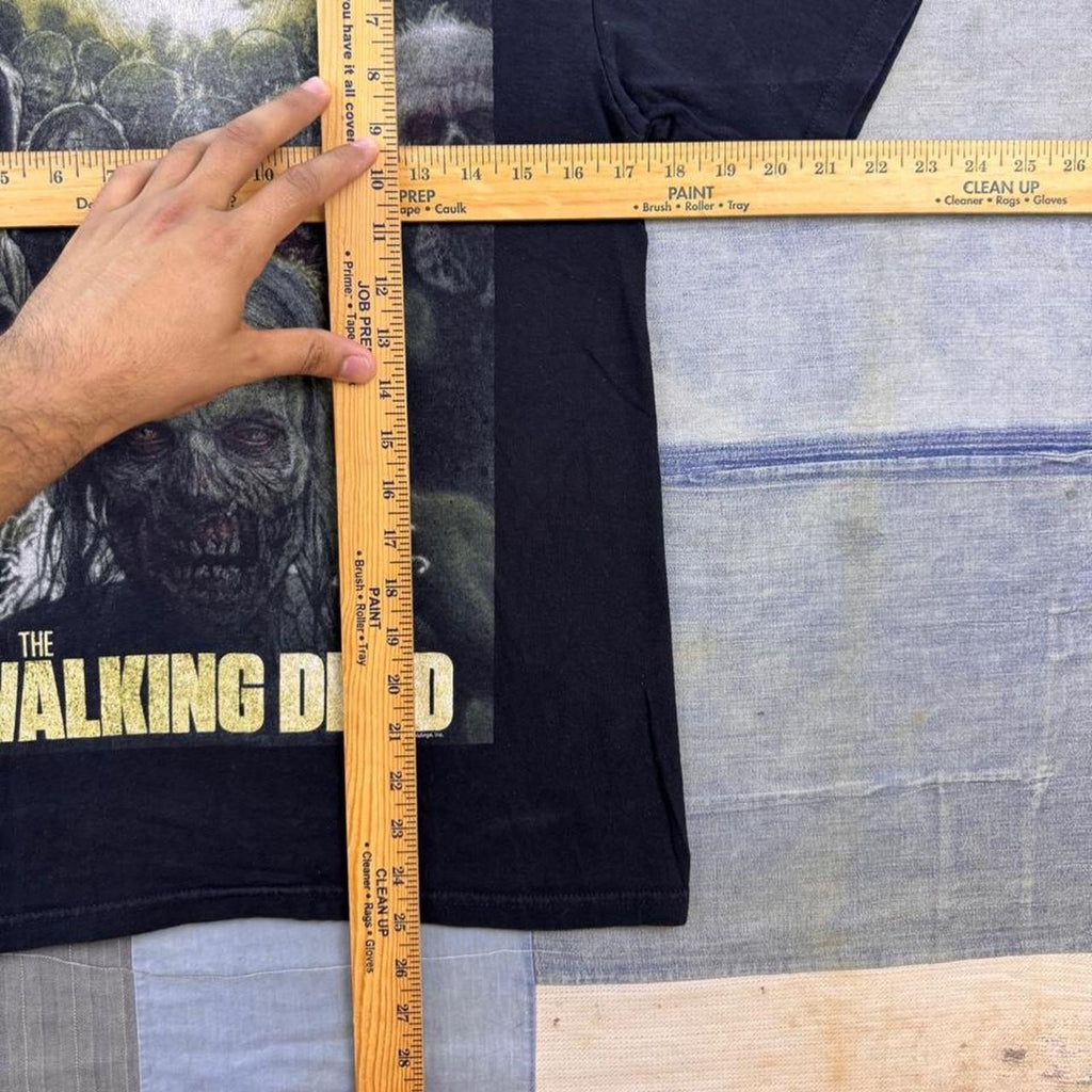 2010s The Walking Dead Walker Horde Horror Graphic Tee | Small