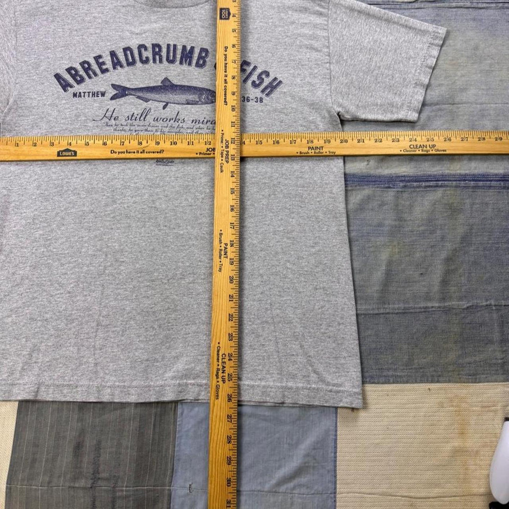 2000 Kerusso “A Breadcrumb & Fish” Christian Graphic Tee | Medium