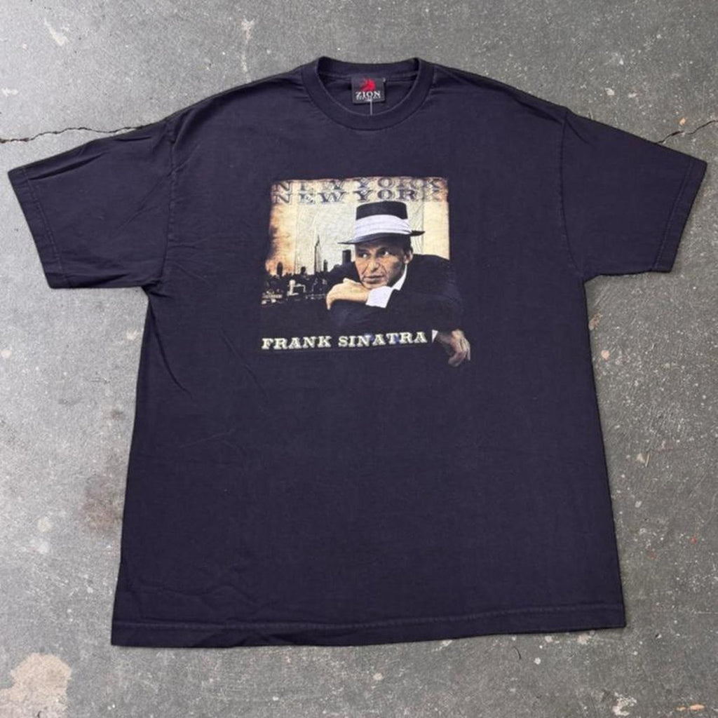 2000s Frank Sinatra New York Portrait Graphic Tee |  XL