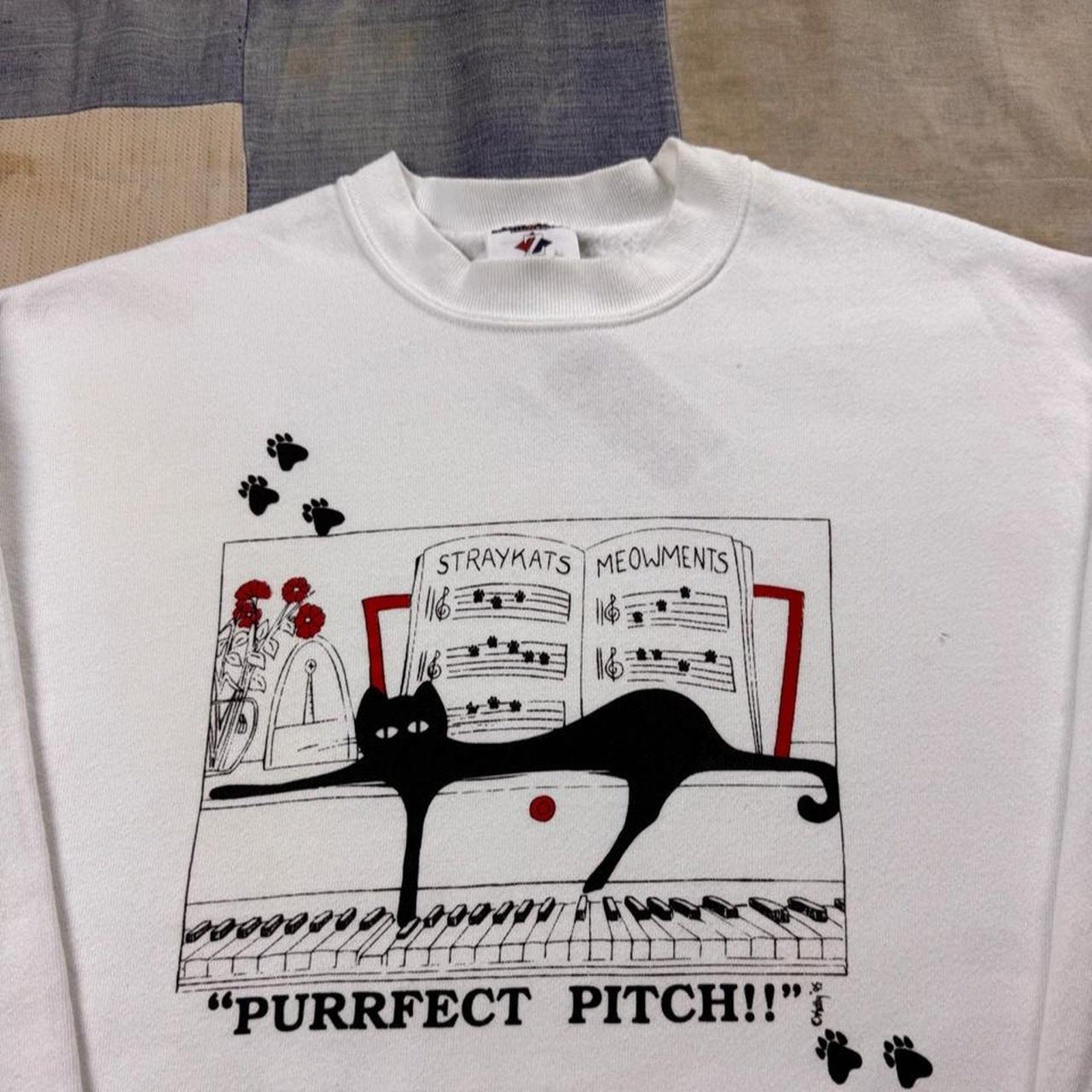 1990s Purrfect Pitch Cat Piano Graphic Sweatshirt | Medium