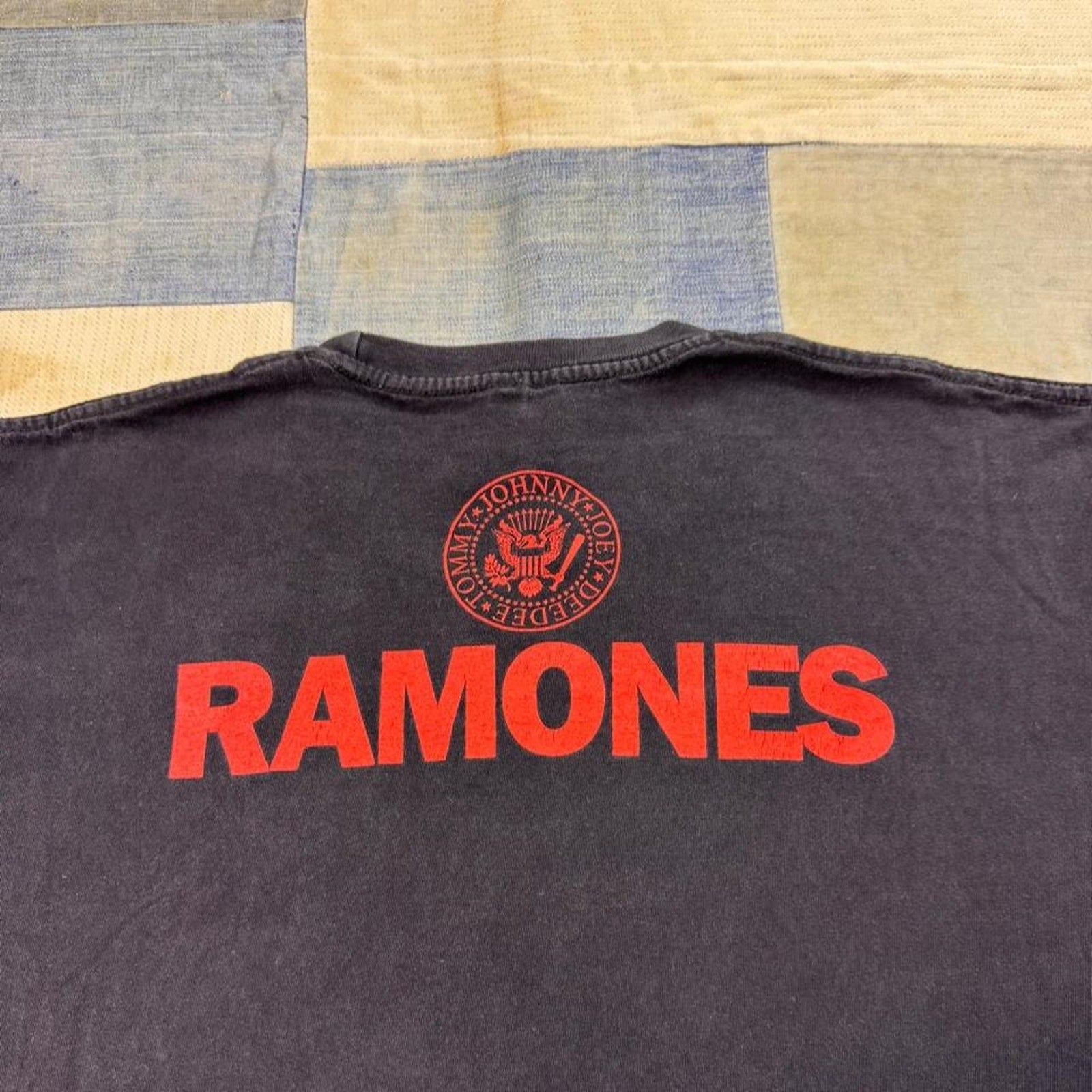 2000s Ramones Presidential Seal Distressed Band Tee | XL