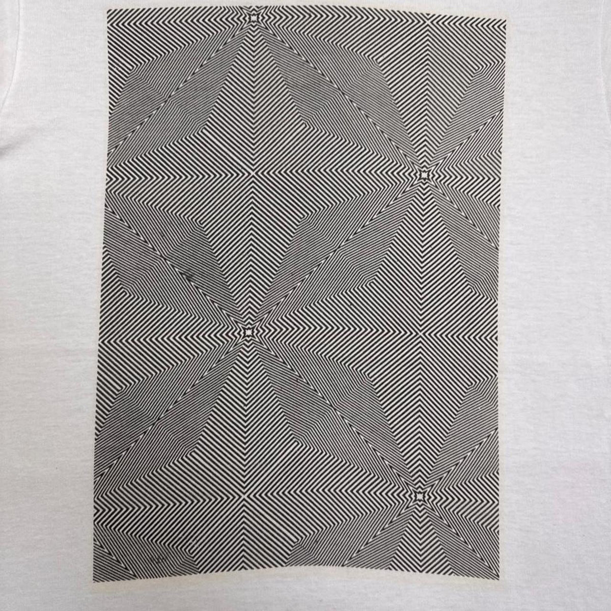1990s Optical Illusion Geometric Art Graphic Tee | Medium