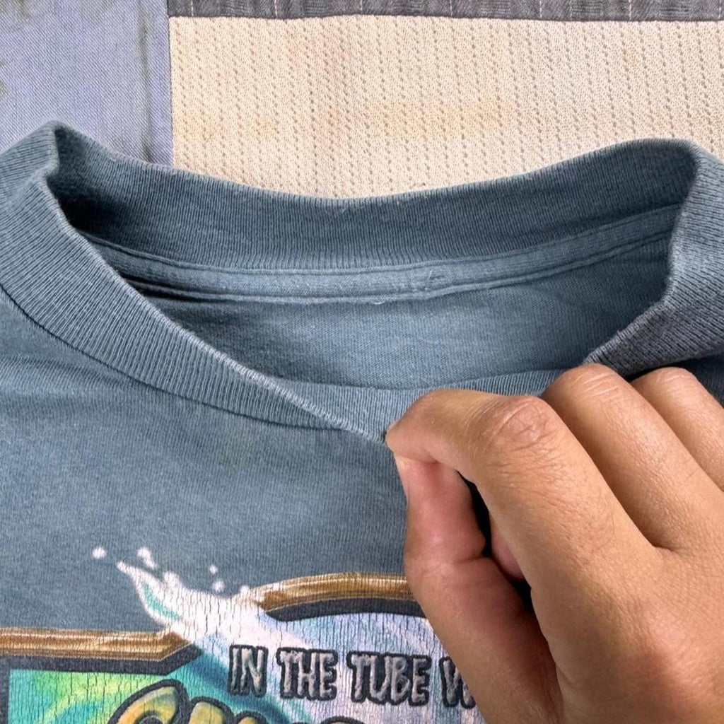 1990s Scooby-Doo “In the Tube” Surfing Tee | Medium
