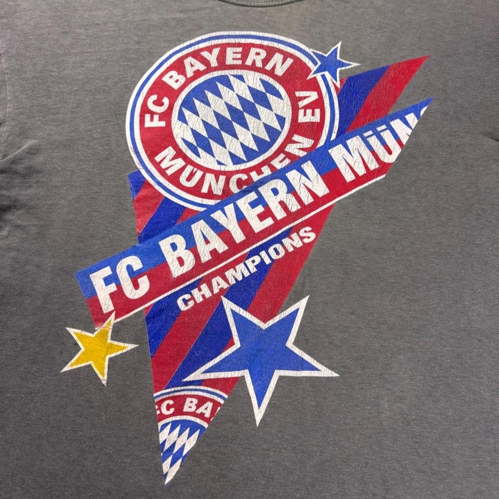 1990s FC Bayern Munich Champions Soccer Tee | XL