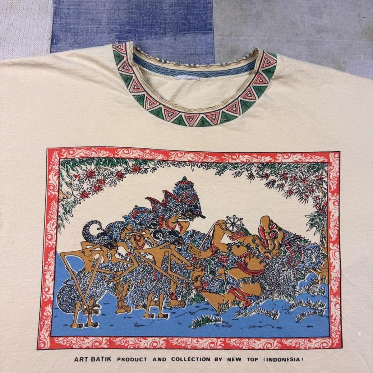 1990s New Top Indonesia Art Batik Wayang Graphic Tee All Over Tribal Print | Large