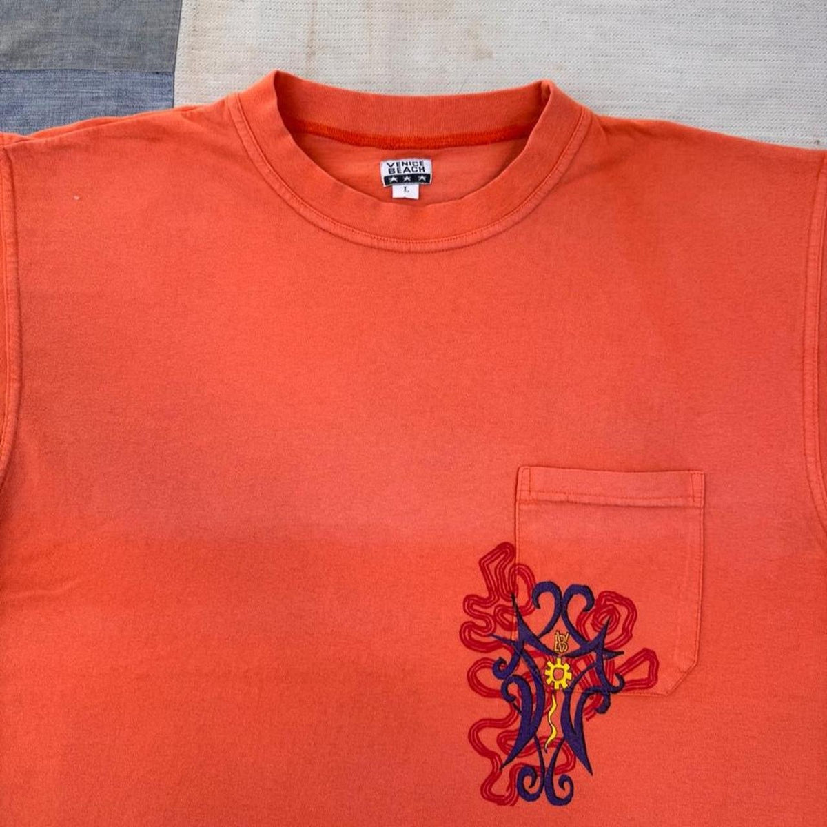 1990s Venice Beach Abstract Tribal Graphic Pocket Tee | Large