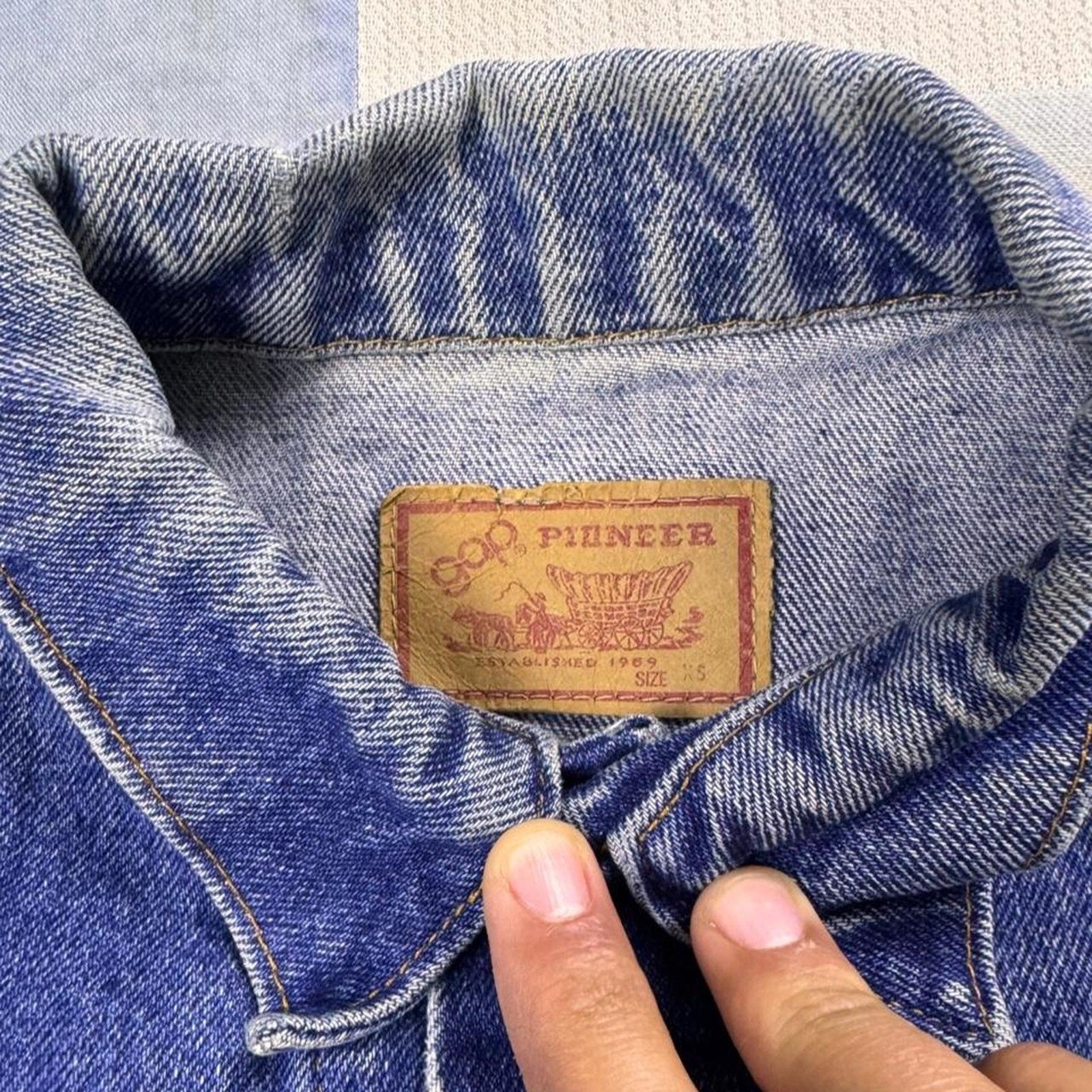 1980s GAP Pioneer Denim Trucker Jacket | XS