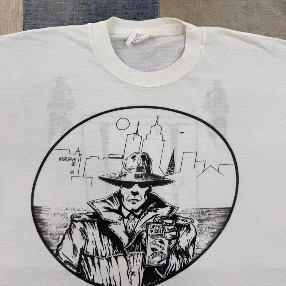 1980s Toot and the Finks Detective Graphic White Band Tee | XL