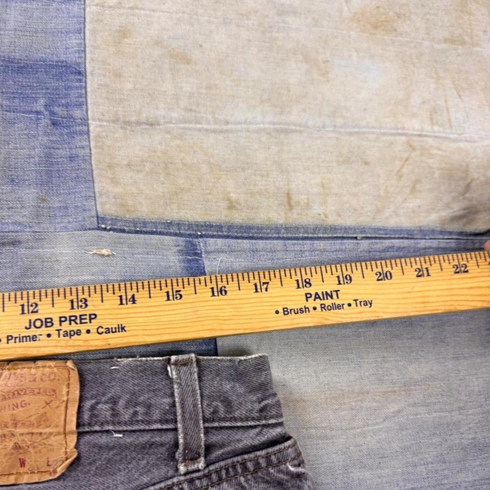 1990s Levi’s 501 Faded Gray Denim Jeans | 34x30