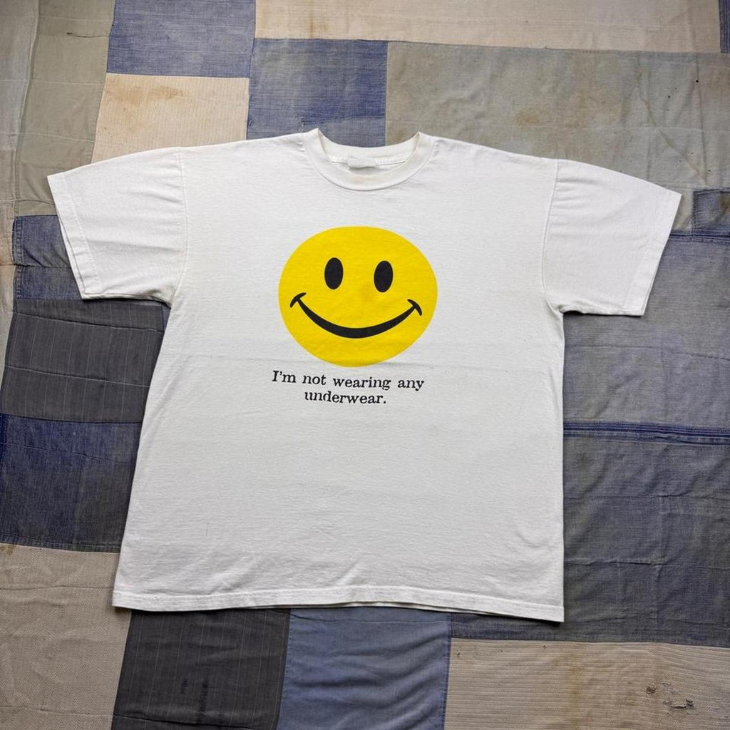 1990s Smiley Face “Not Wearing Underwear” Humor Tee | XL