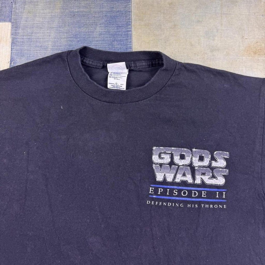 2000s God's Wars Episode II Defending His Throne Christian Tee | Medium