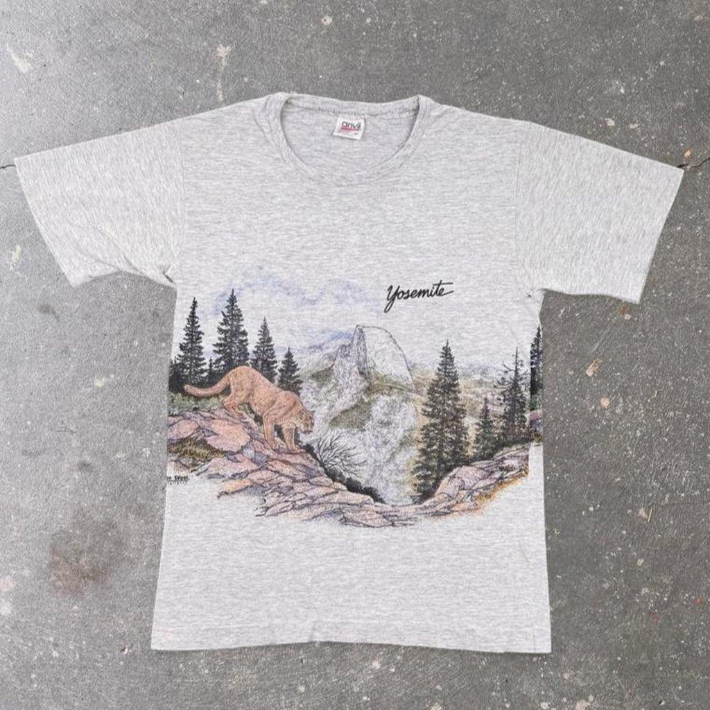 1990s Yosemite Mountain Lion Wraparound Nature Graphic Tee Anvil USA | Medium
