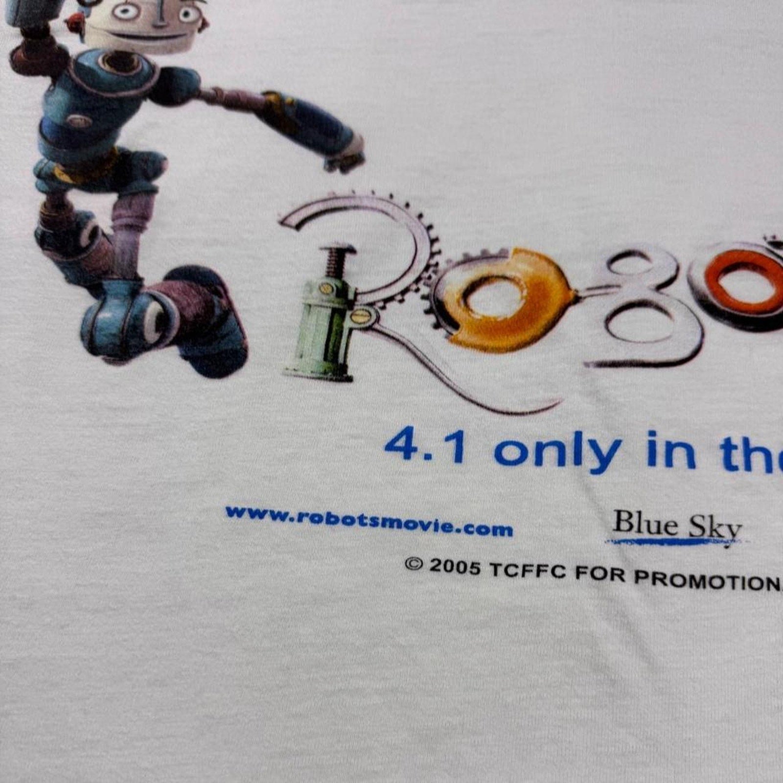 2005 Robots Movie Promotional Graphic Tee | Medium