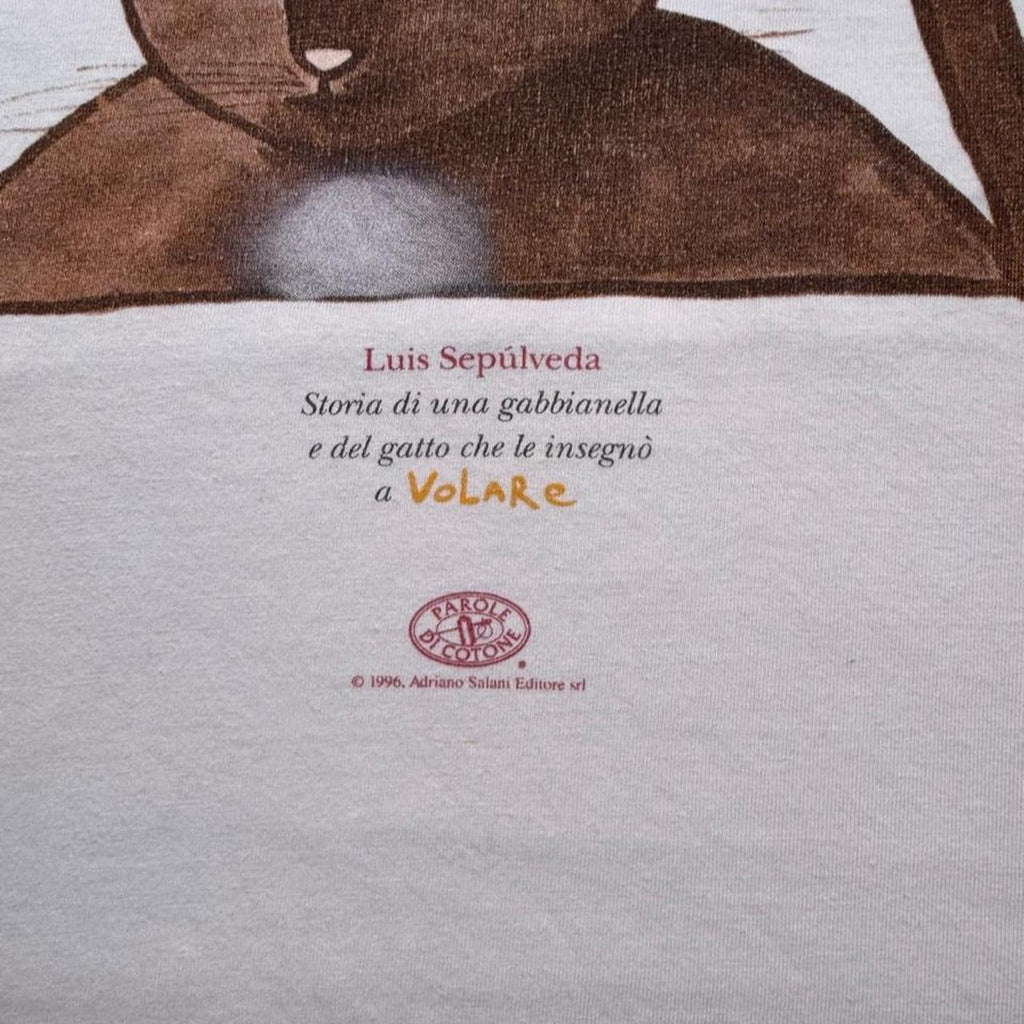 1996 Luis Sepúlveda Seagull and the Cat Italian Book Tee | Medium