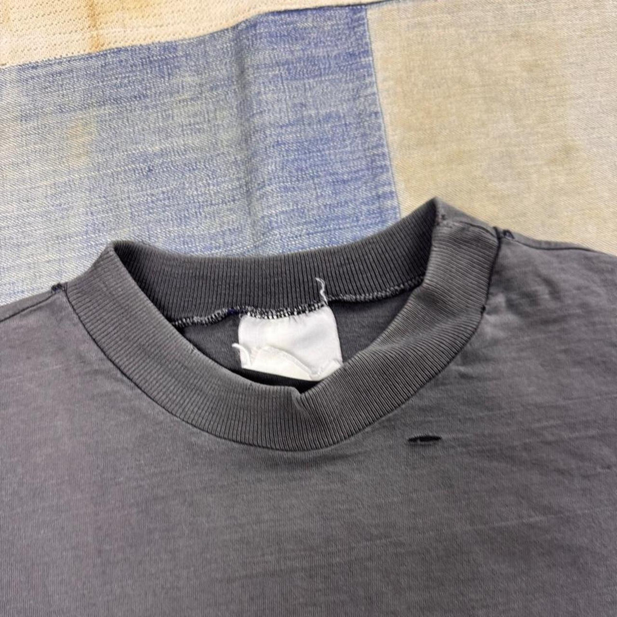 1990s Rio de Janeiro Brazil Sugarloaf Mountain Graphic Tee | Medium