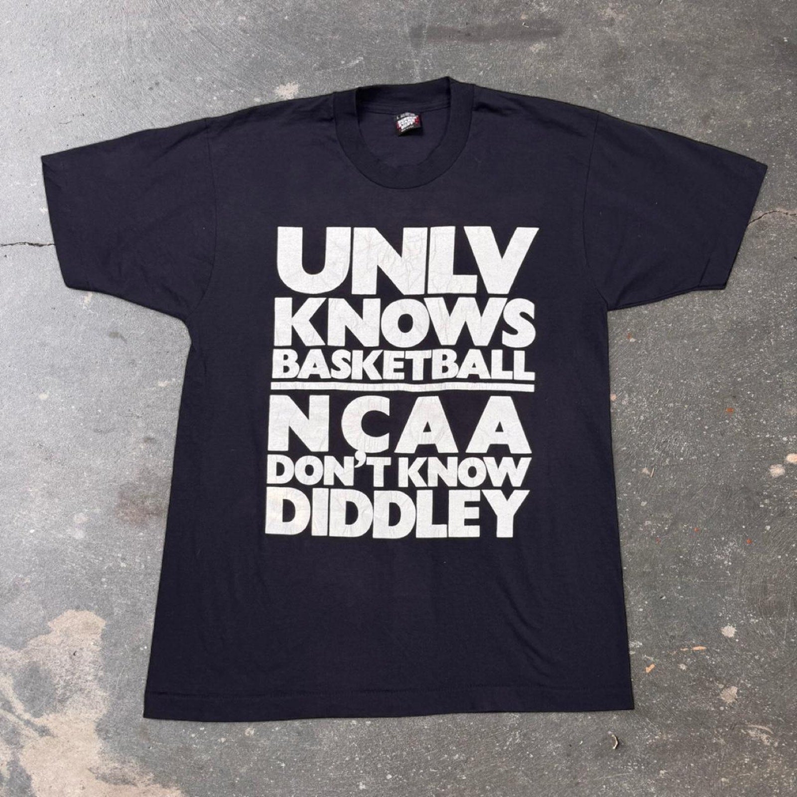1990s Univeristy of Nevada Los Vegas Knows Basketball Tee | Large