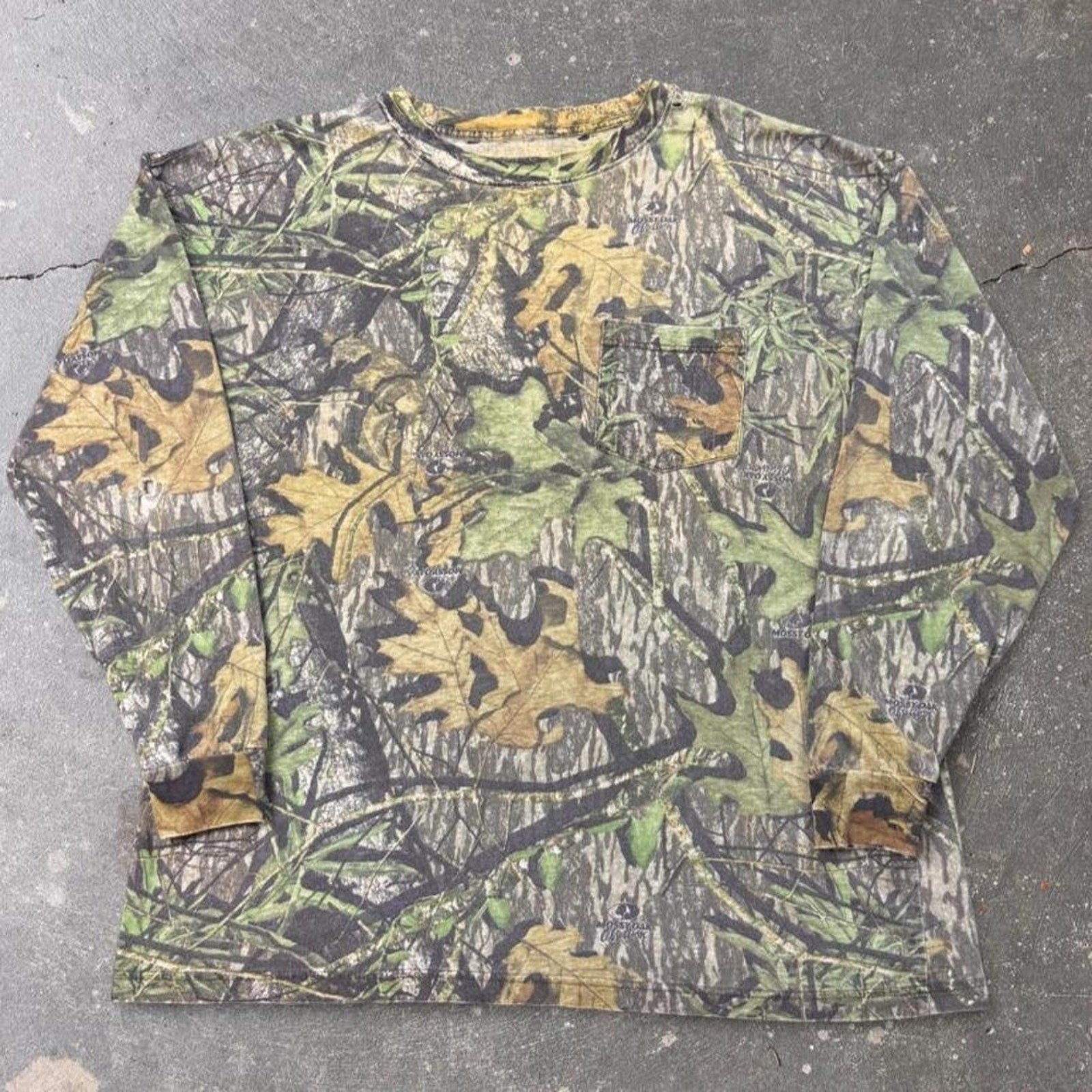 1990s Mossy Oak Obsession Distressed Camo Long Sleeve Pocket Tee | XL