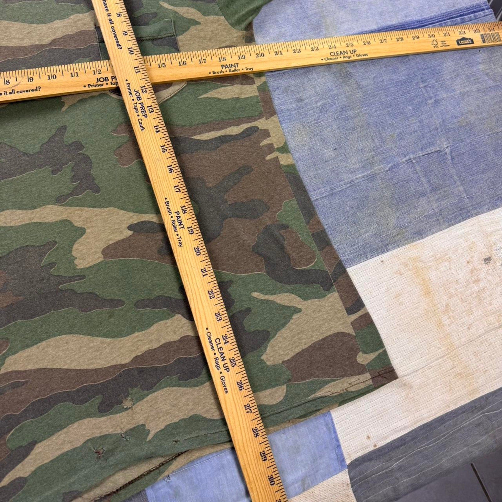 Vintage essential 90s Camo Pocket Tee Size Large
