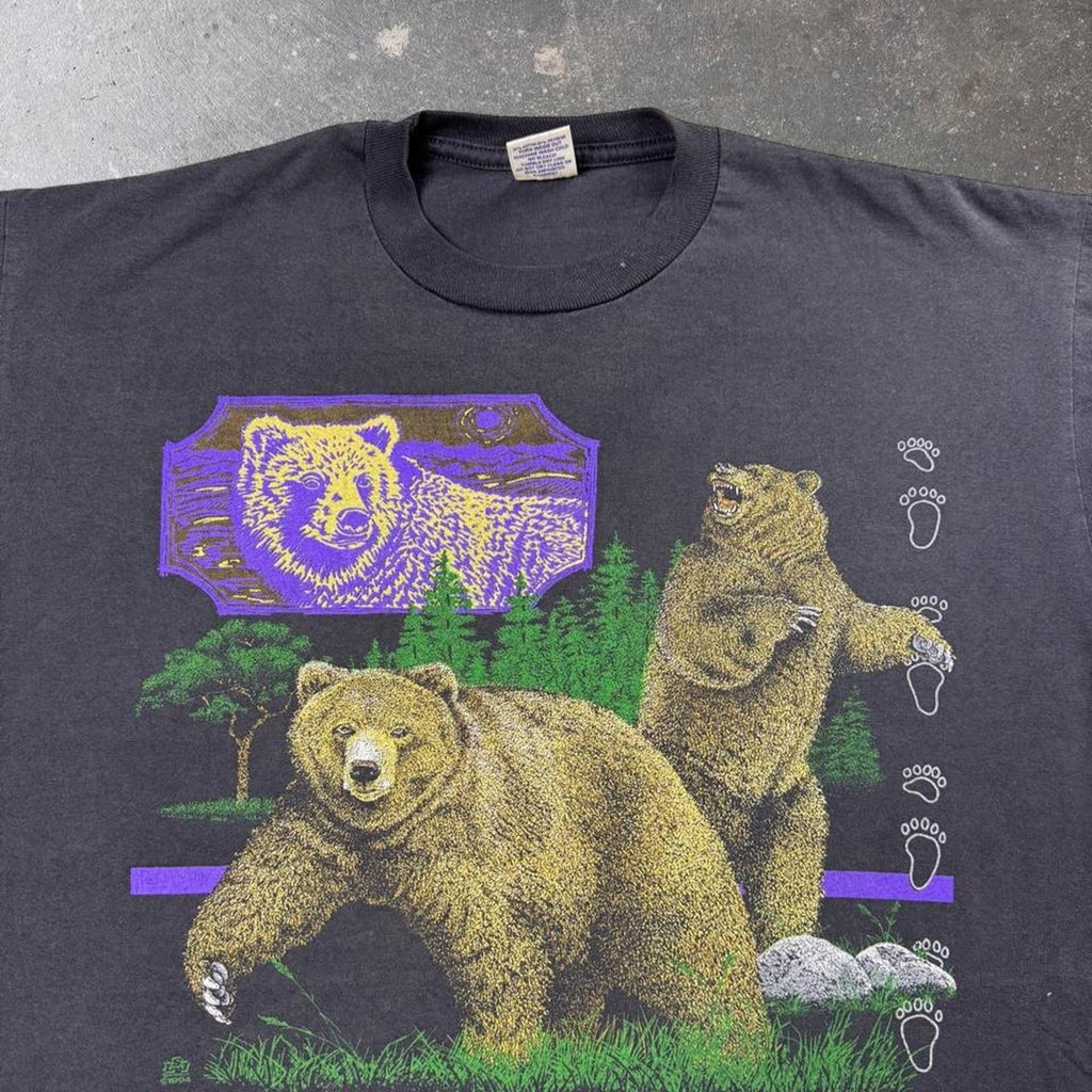 1990s Grizzly Bear Wildlife All Over Graphic Tee | XL