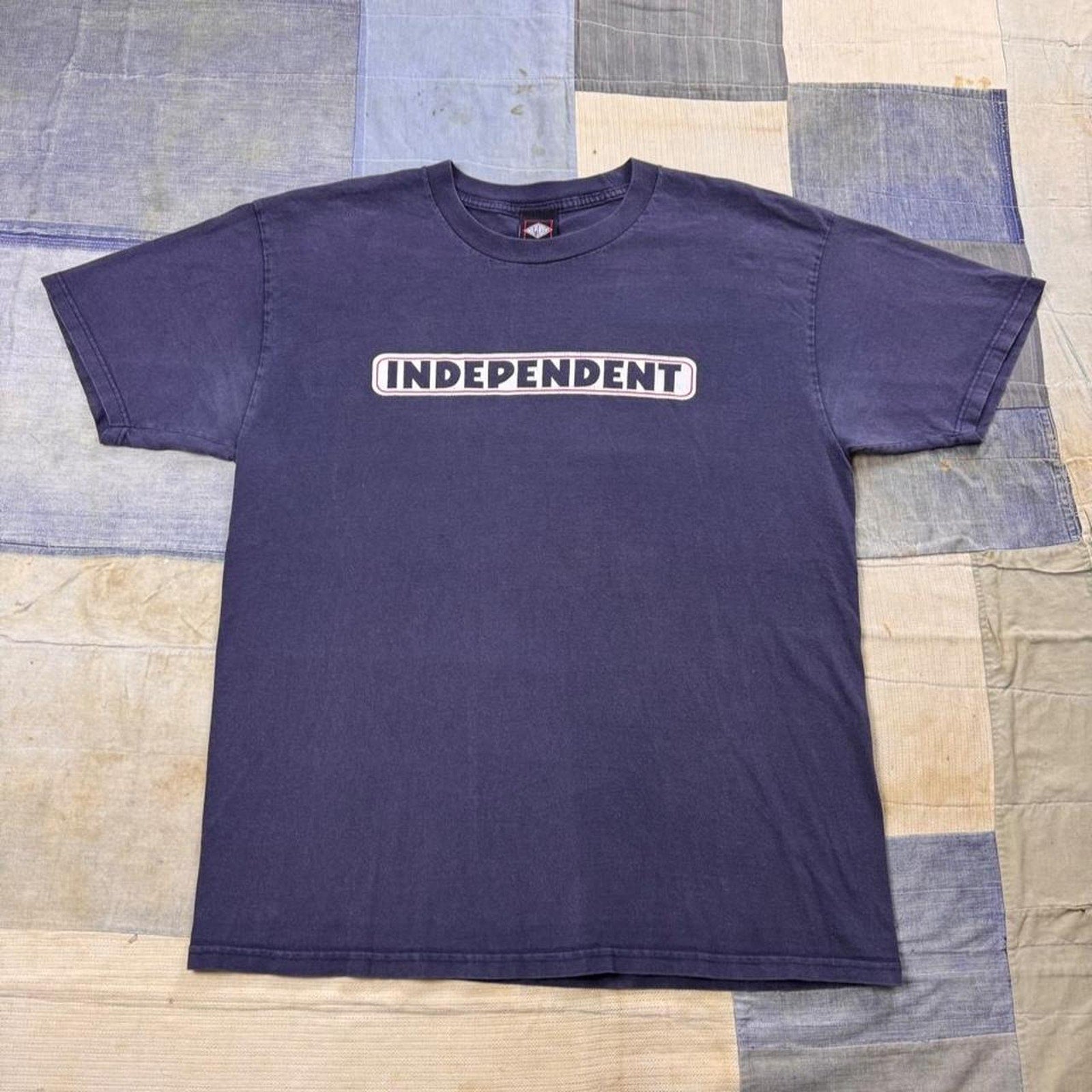 2000s Independent Trucks Logo Skateboarding Tee | Large