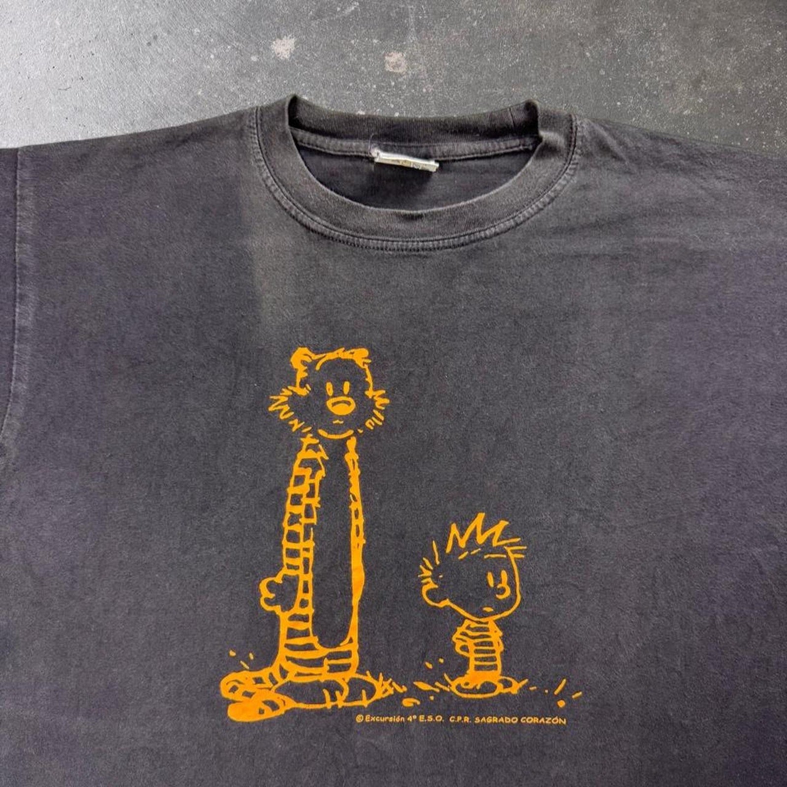 1990s Calvin and Hobbes Spanish School Excursion Bootleg Tee | Medium