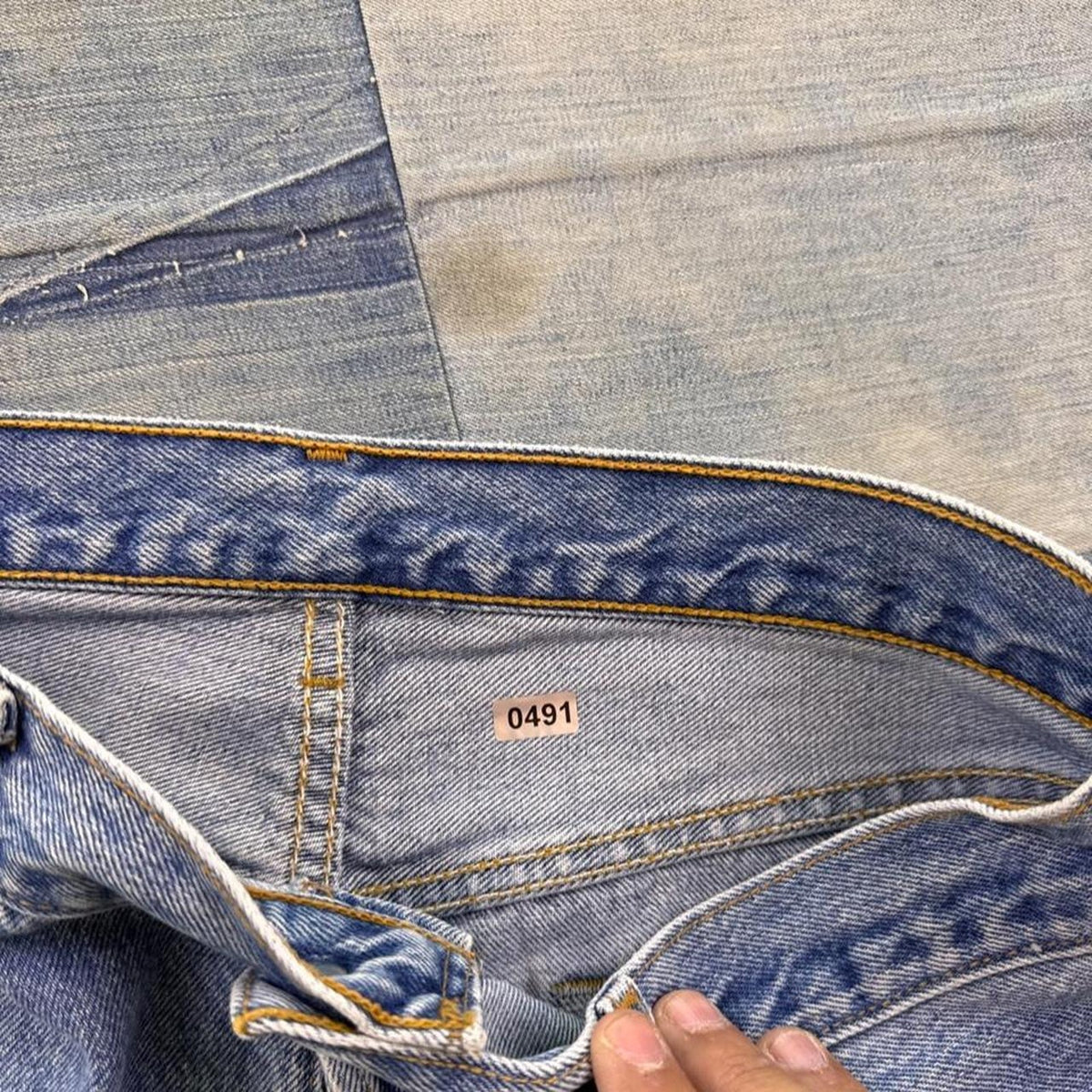 1996 Made in USA Levi's 501 Medium Wash Jeans | 34 x 29.5